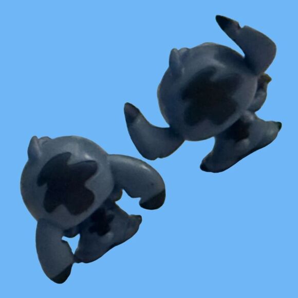 Disney Doorables Stitch Special Edition Love Struck Stitch & Ukulele Stitch A10 - Picture 3 of 7